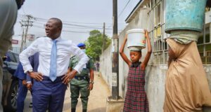(Photos) Governor Sanwo-Olu offers scholarship to two out-of-school girls he met on the road