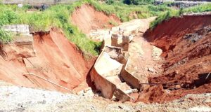 Onitsha-Owerri Road erosion disaster: Anambra almost cut off, an SOS to federal govt