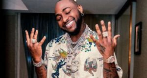 (Video) Davido offered me N10m to abort – Lady claims with evidence
