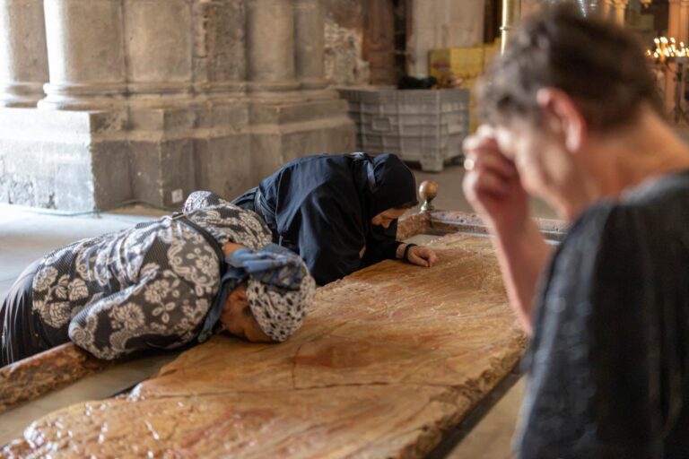 Archeologist discover the true tomb of Jesus Christ after 2000 years
